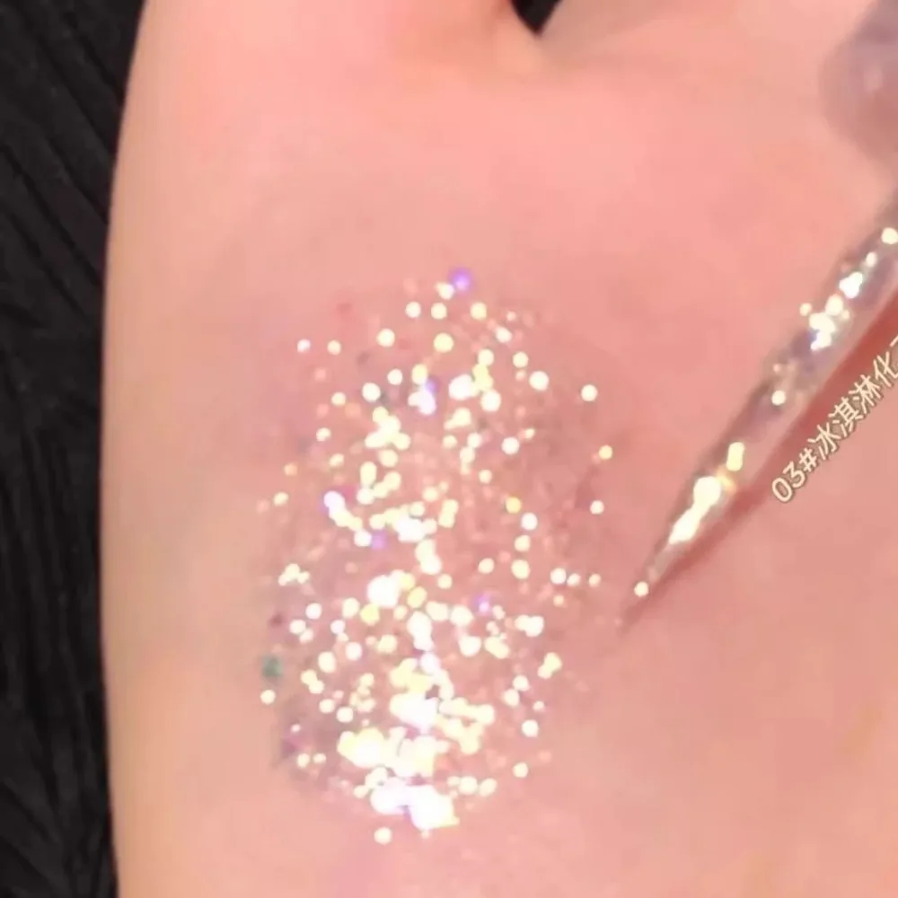 Una goccia di ombretto liquido a strappo Ombretto liquido fine luccicante ad alta luce Tutto delicato con influencer al chiaro di luna all'ingrosso