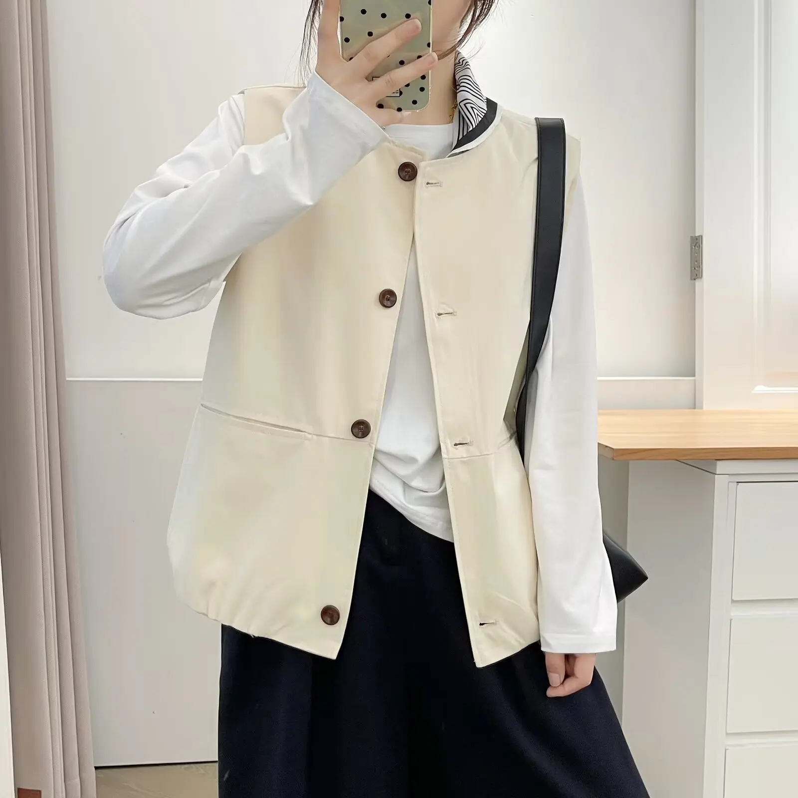 

Модный женский жилет без рукавов больших размеров, осенний новый универсальный однотонный жилет в стиле ретро с круглым вырезом 2559