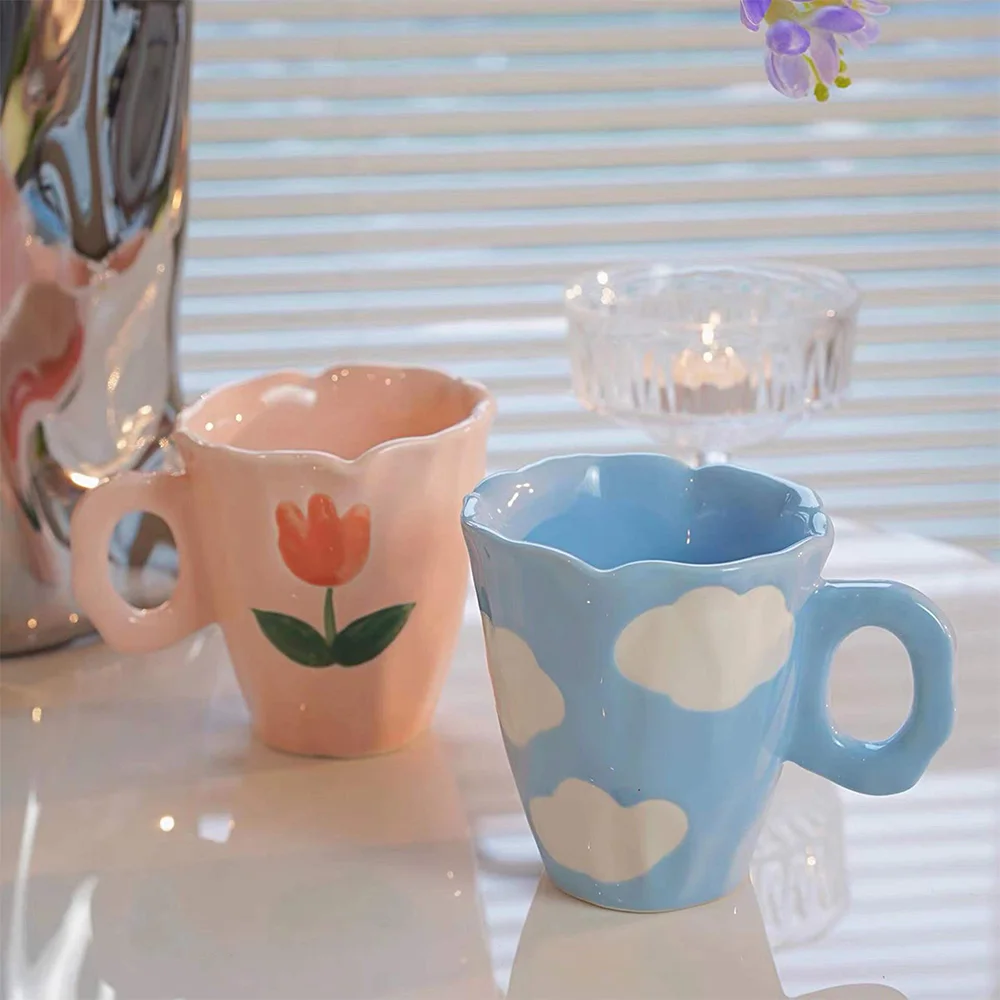 Canecas de cerâmica feitas à mão, tulipa e nuvem pintada à mão, xícara de café irregular para chá, leite, presentes criativos, copo (azul)