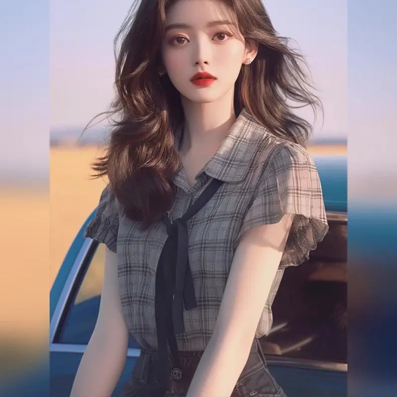 Age-Defying Chic início do verão na moda elegante linda camisa curta xadrez