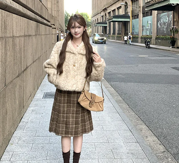 Korean Stand Collar Plush Jacket for Women Winter Thick Fluffy Cropped Faux Fur Coat Woman Loose Sweet Single Breasted Outerwear