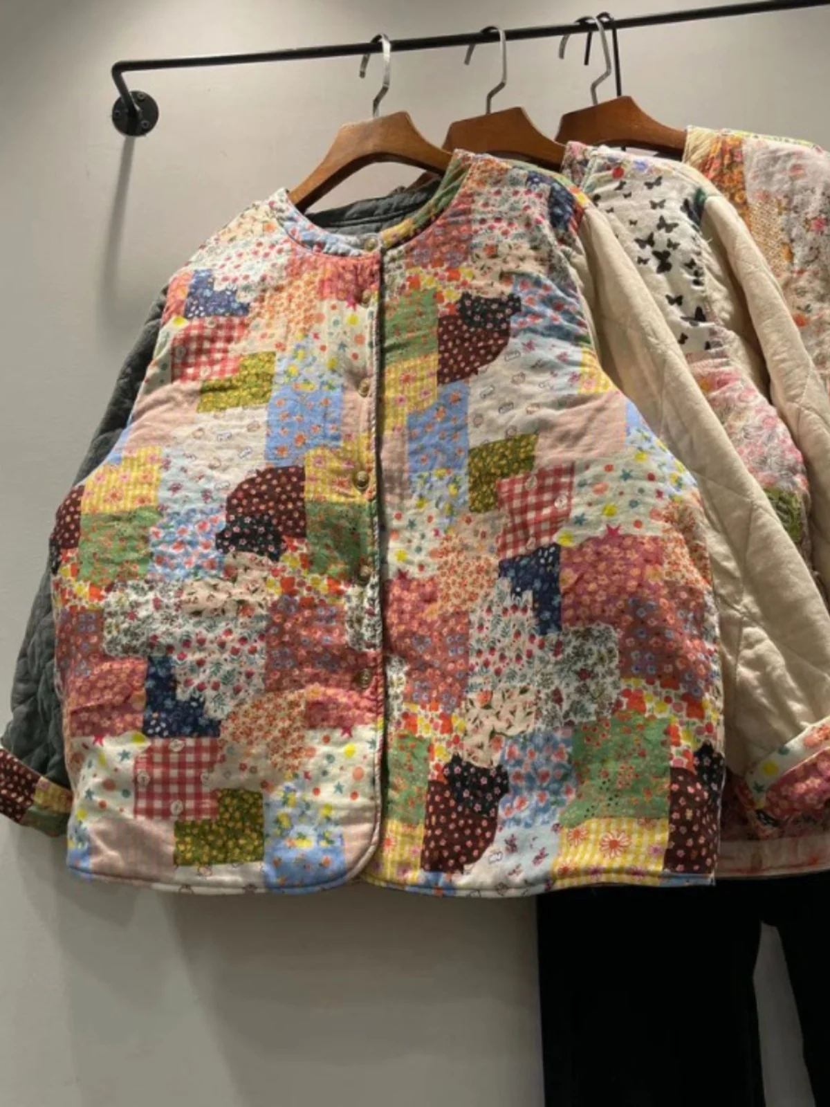 

Женская зимняя теплая круглая двусторонняя носимая верхняя одежда в стиле пэчворк с принтом в стиле ретро, пальто