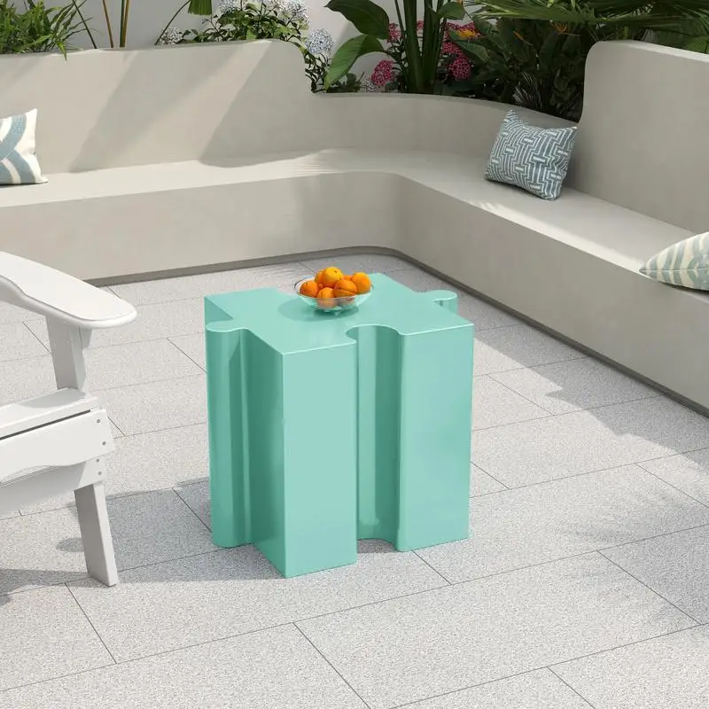 طاولة جانبية ذات حافة مقعرة باللون الأخضر الفاتح - للاستخدام الداخلي والخارجي، مثالية للتخطيطات المخصصة، شراء فردي أو الجمع بينها