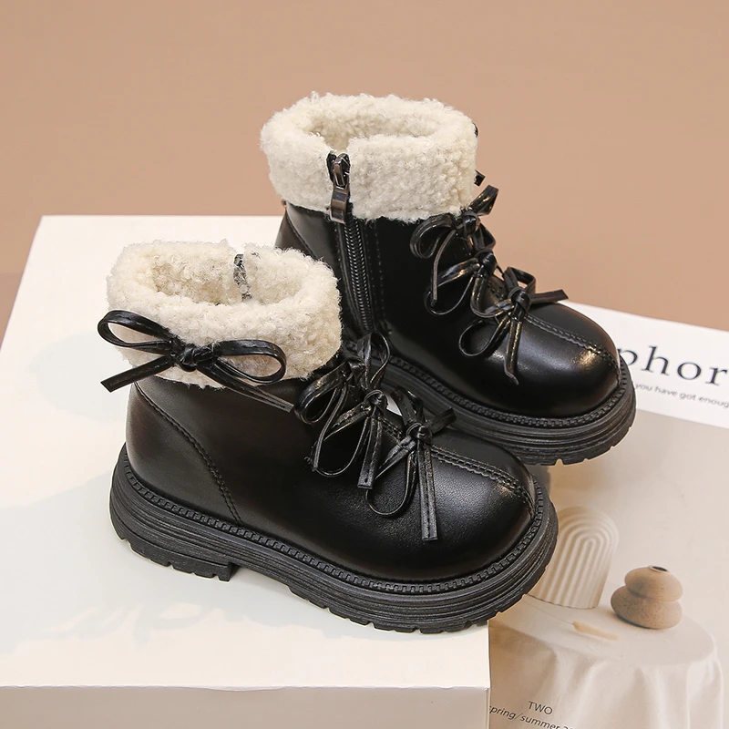 الفتيات الأميرة الأحذية الجلد المدبوغ لفصل الشتاء الاطفال أحذية بوت قصيرة أقواس بسيطة 2025 العلامة التجارية الجديدة الأطفال الأحذية الجلدية أصابع مستديرة الجانب سستة #3