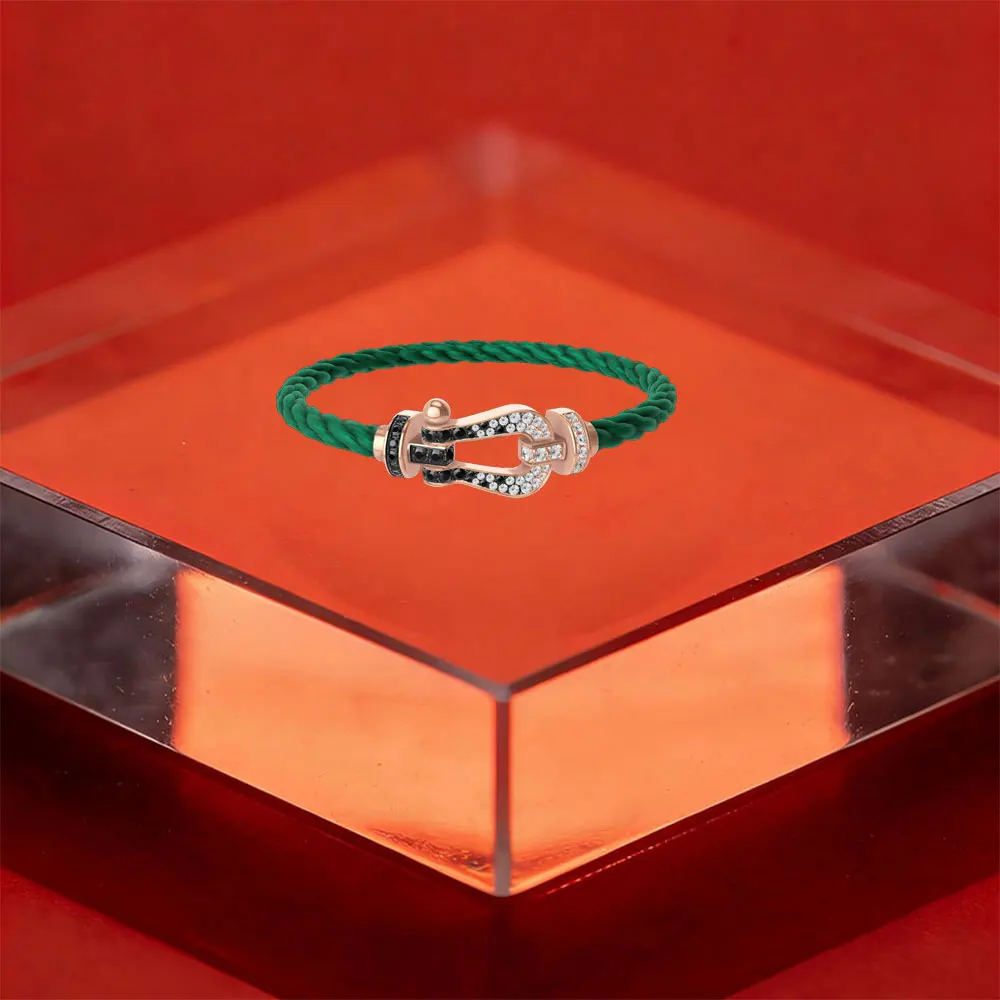 

2026 High-Quality Classic Large Size Black and White Diamond Bracelet - Suitable for Daily Wearing