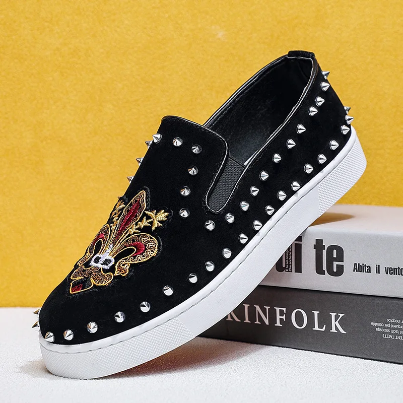 Spring Shoes for Men Casual Shoes Trend Rivet Flat Skateboard Shoes Youth Street Cool Slip-on Loafers