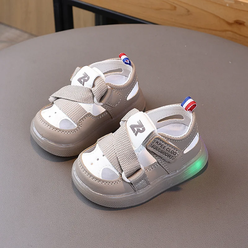 Baby Kids Sandals 2026 Summer New Baby Shoes Breathable Soft Sole Toddler Shoe 1-2Y LED Light Girl Sandals Versatile Kids Shoes