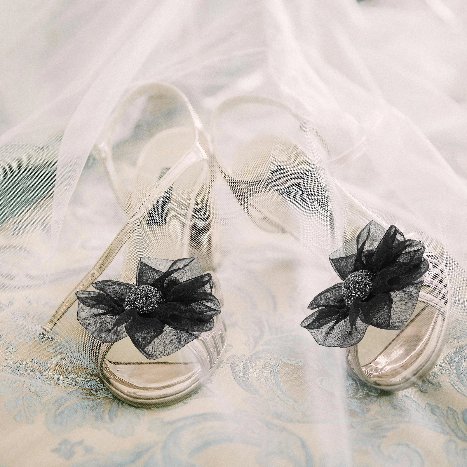 

2 Pcs Fabric Removable Shoe Buckle Flower Charms Clips for Heels Bridal Rhinestone Decoration Shoes Flowers