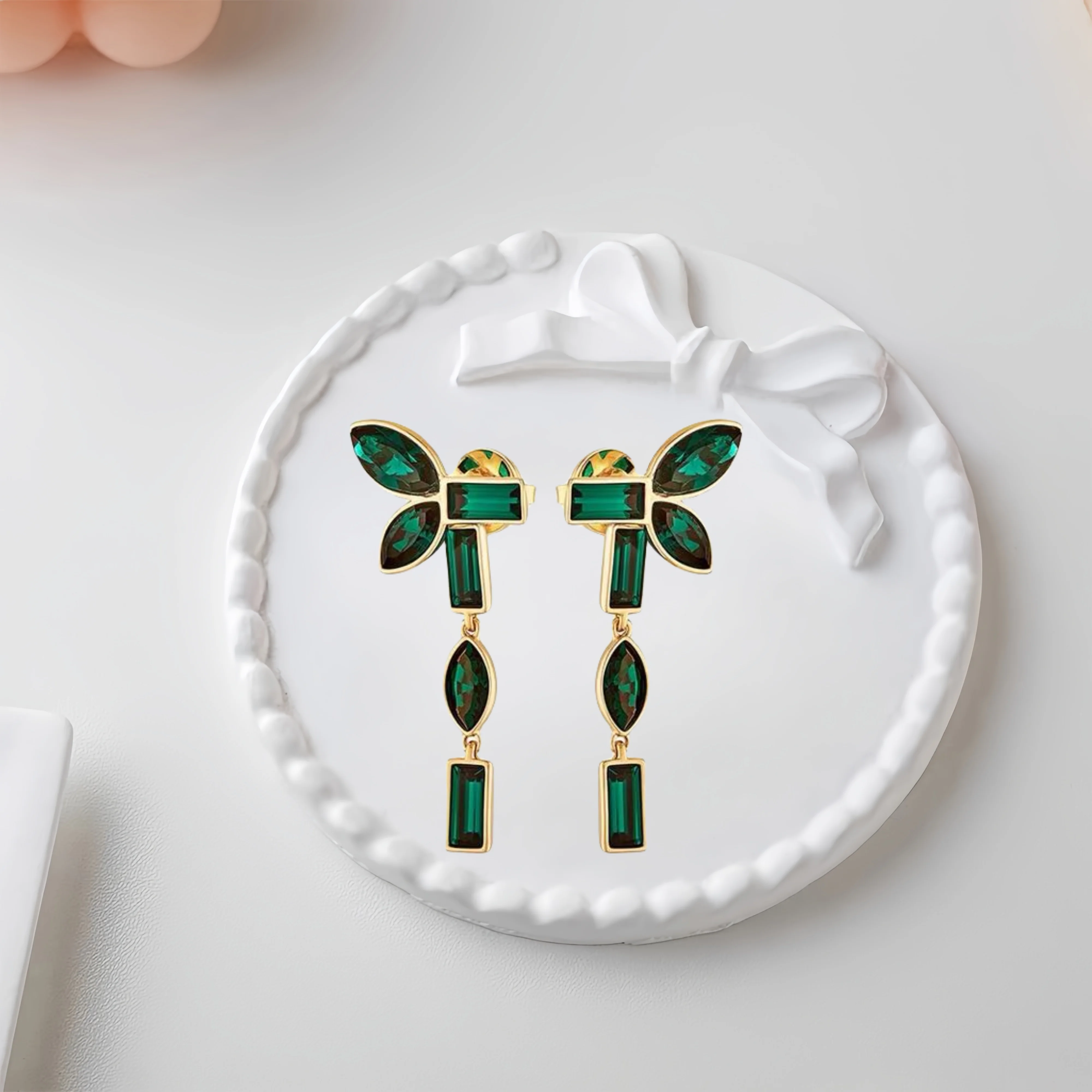 

2025 Hot Selling Brand Women's Earrings Fashionable, Simple, Luxurious Jewelry Suitable for Gifting To Friends