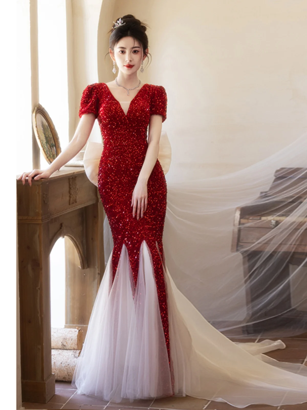 

Deep V Ne Fi Tail Wedding Dr Sparkling Sequins Long Evening Gown for Marriage Proposal Return Home Performance Host