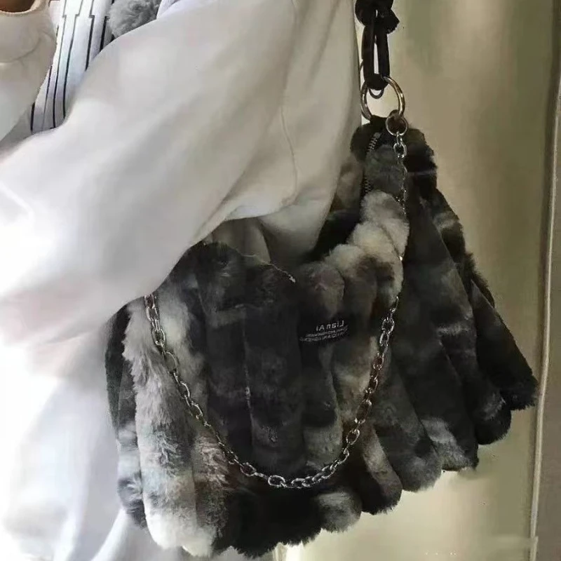 الخريف الشتاء التعادل مصبوغ أفخم واحدة الكتف تحت الإبط حزمة 2025 موضة جديدة سلسلة الفراء Bagsniche تنوعا حقيبة كروسبودي