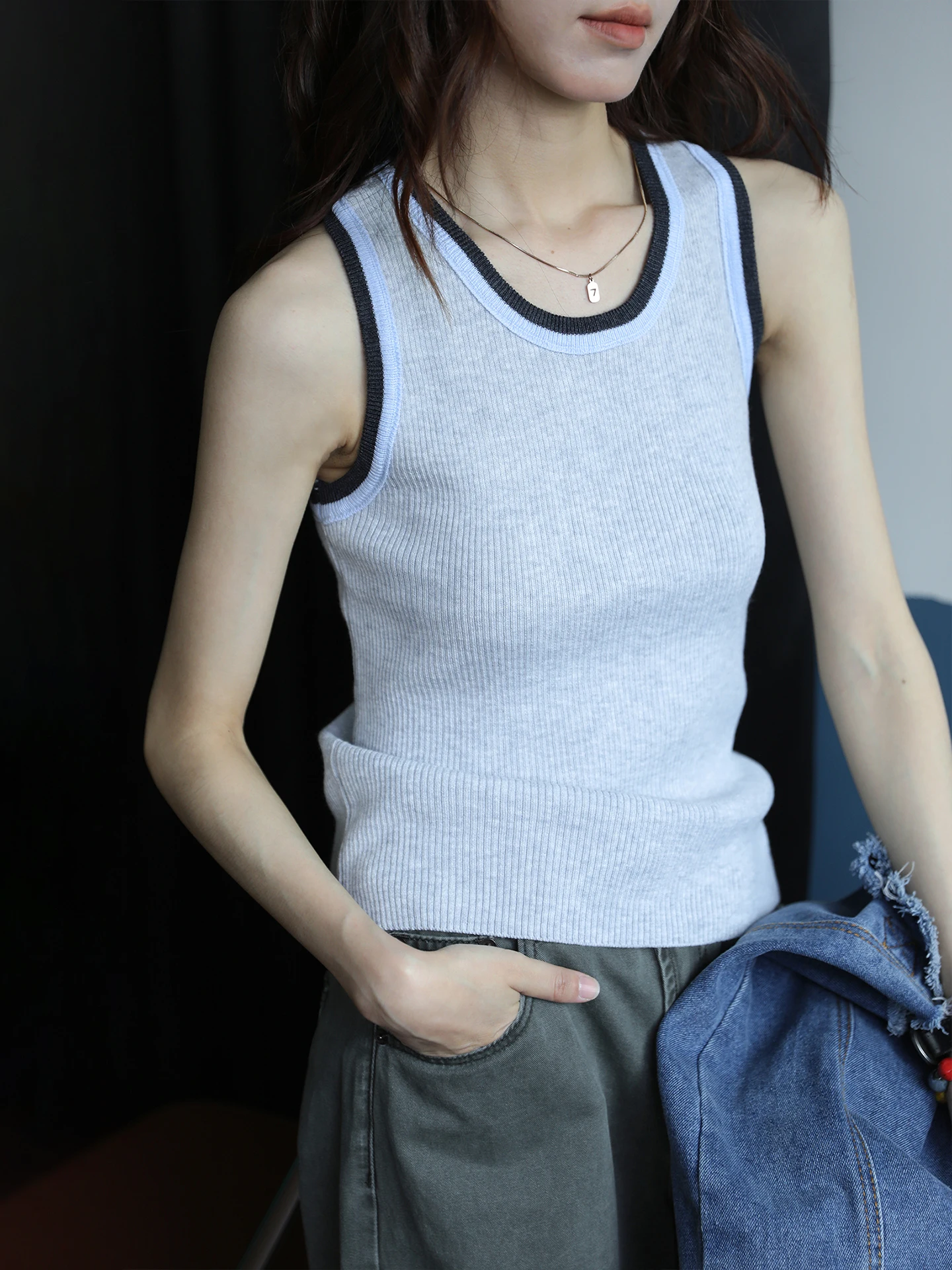 

Женский вязаный жилет в стиле колор-блок, без рукавов, с круглым вырезом, облегающий, летний, новая модная модель для прогулок по городу