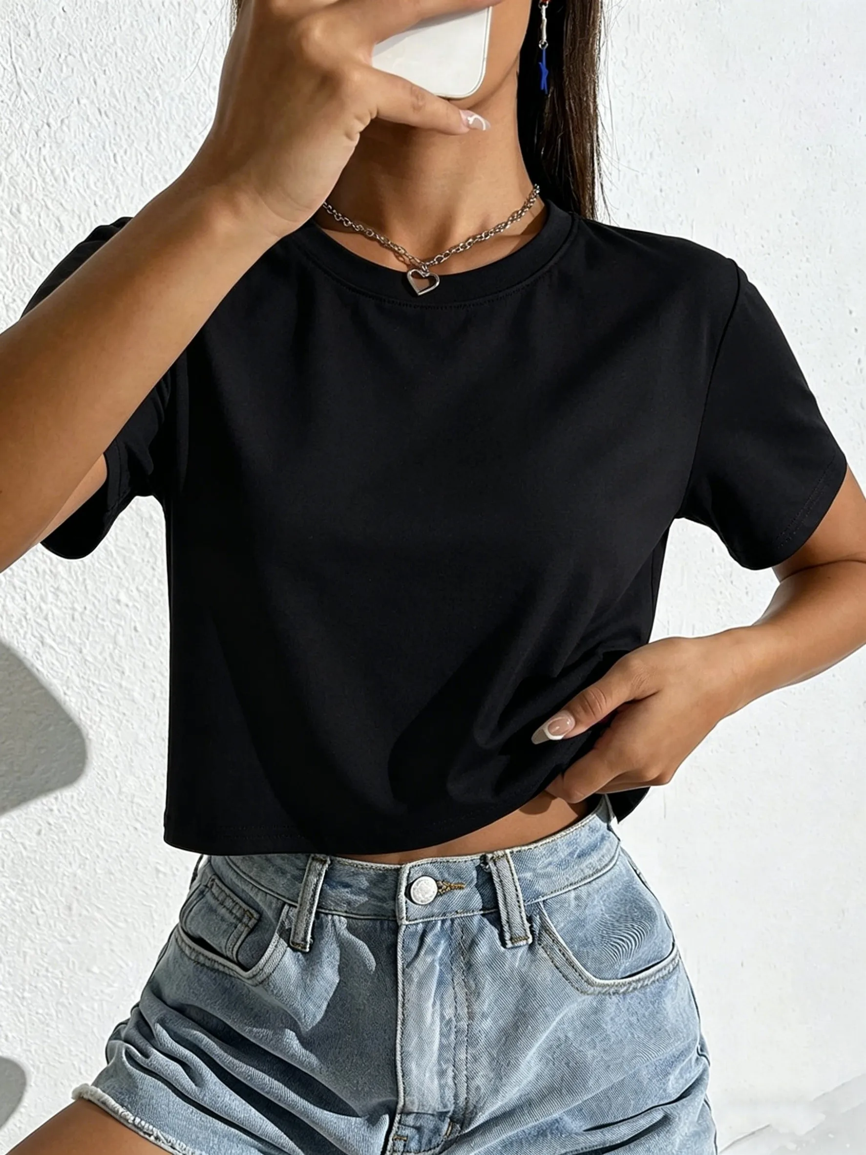 Trendy Hip Hop Crop T-Shirt Womens Loose Street Short Sleeve Cotton Summer Sportswear Casual Crewneck Clothing Black White Tees