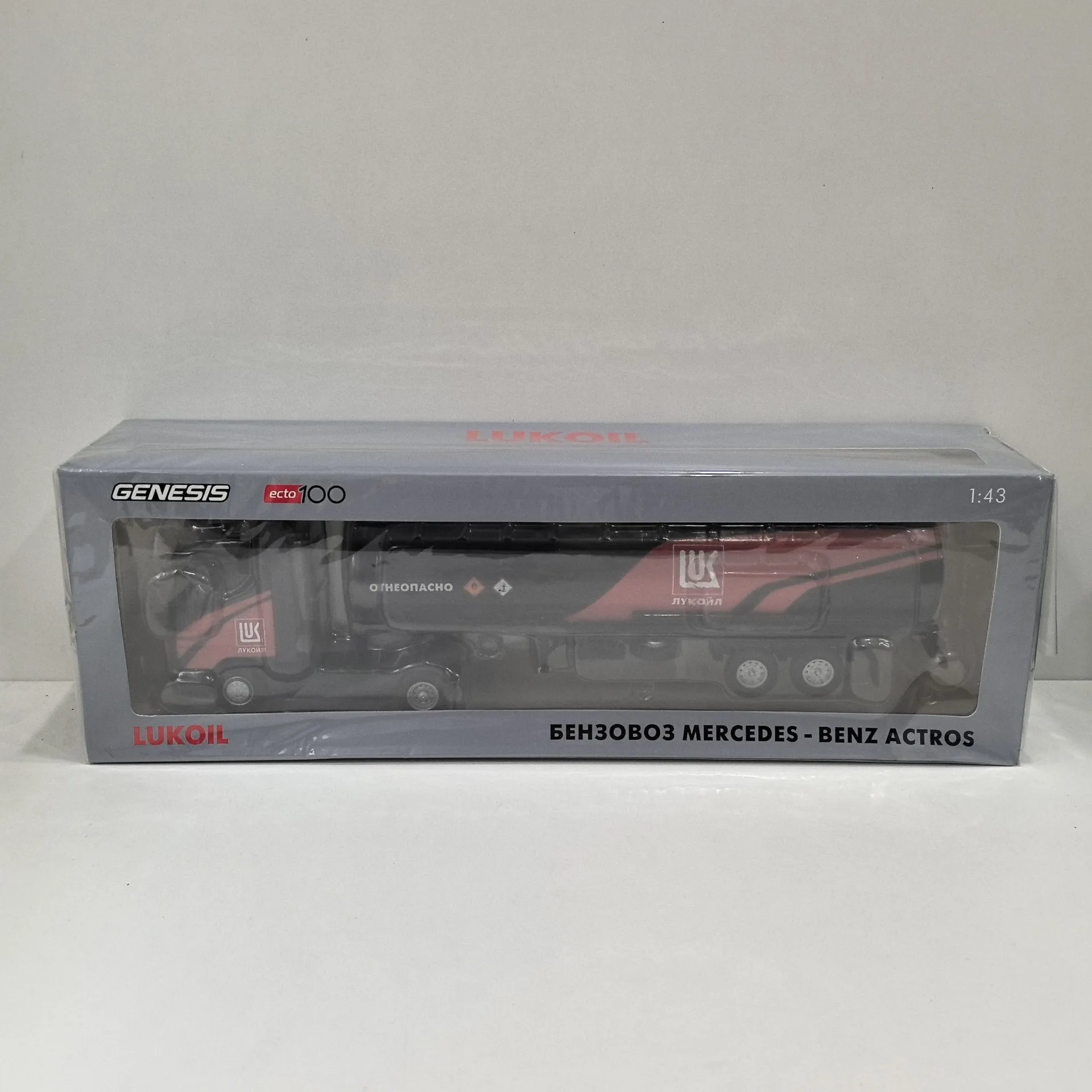 Diecast IXO 1/43 escala BENZ ACTROS BENZ modelo de cisterna LUKOIL cuerpo de aleación frontal plástico H4 modelo de coche de aleación