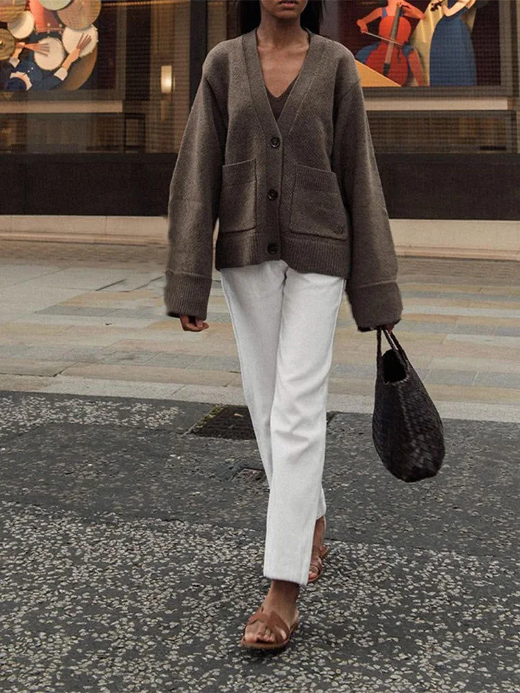 

Women's Casual Solid Color V-neck Knitted Cardigan Fashionable Single-breasted Long-sleeved Sweater Fashion Women's Streetwear