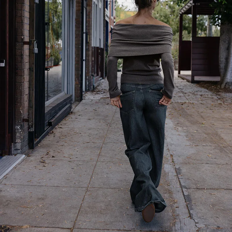 2025年秋の新作、若い女性向けのニットチューブトップ、折りたたみ式スリムフィットロングスリーブファッション