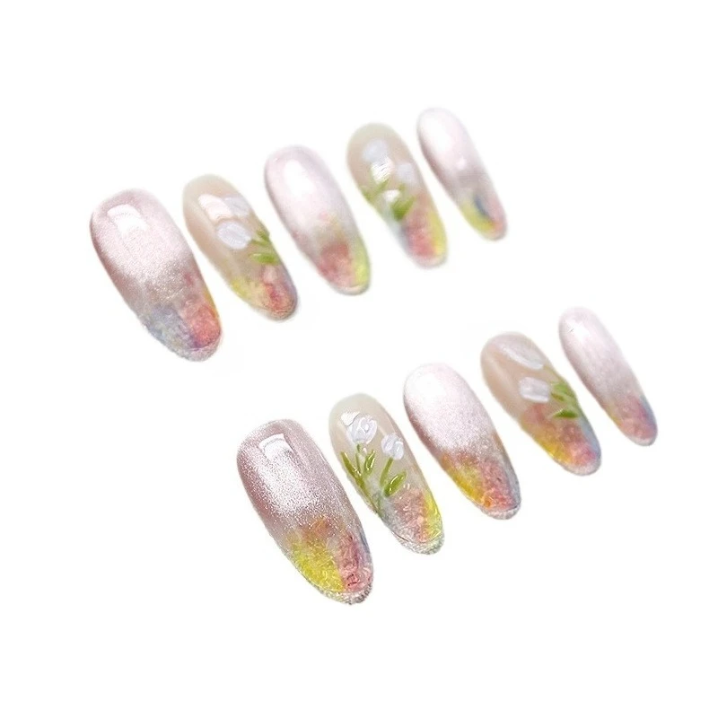 Pure handmade press-on nails, gradient color, high-end feeling, brightening, gentle atmosphere