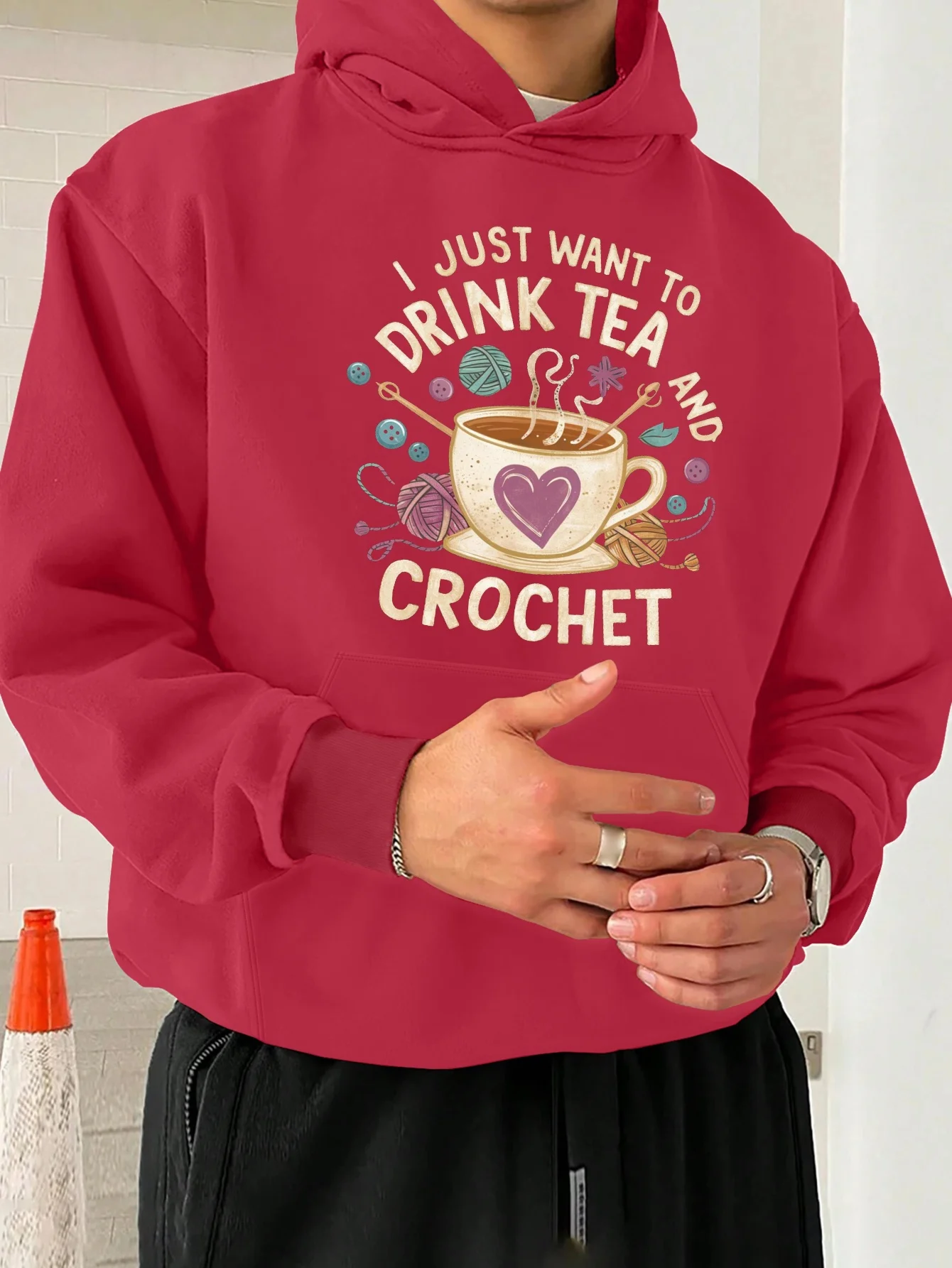 tea-crochet-jph-9-moletom-masculino-com-estampa-grafica-plus-size-–-design-eu-so-quero-beber-cha-e-croche-preto-relaxado