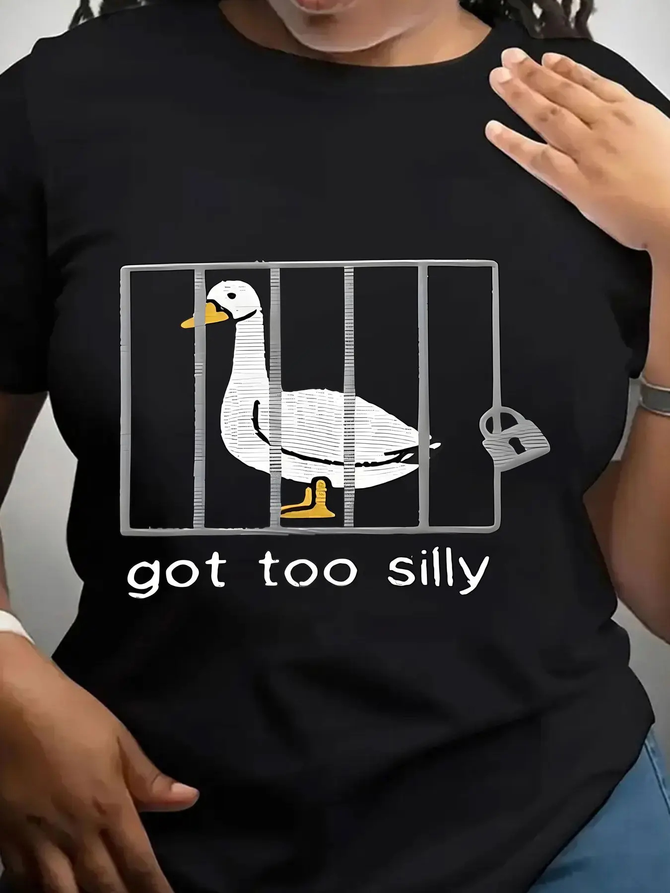 Women's Trendy Crew Neck T-Shirt Got Too Silly Duck Cage Suitable for Casual Sportswear
