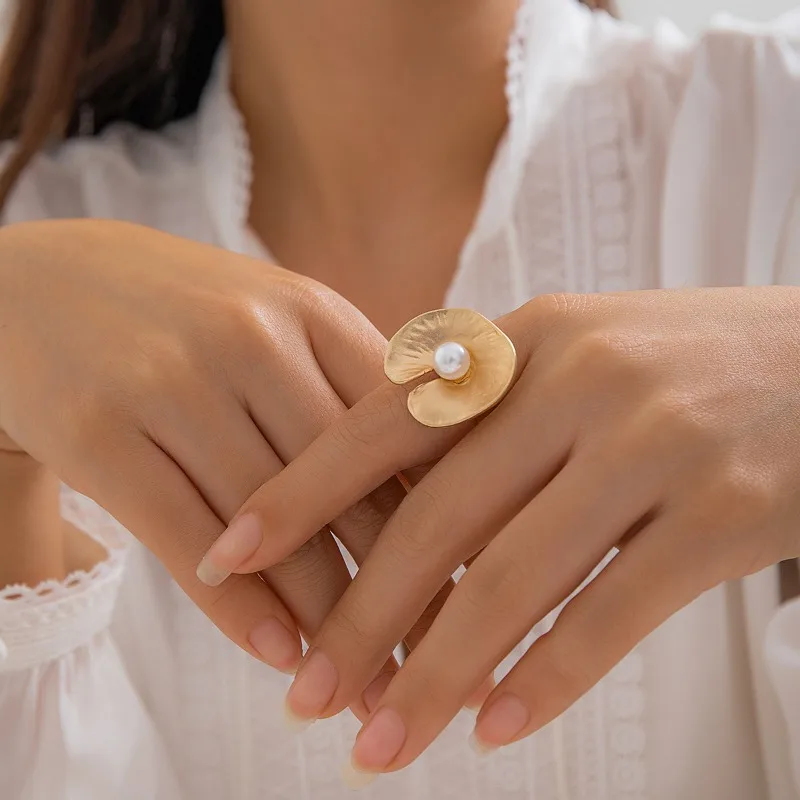 

Bohemian Lotus Leaves Open Rings Women's Fashion Imitation Pearl Finger Ring Adjustbale Punk Matte Gold Color Rings Accessories