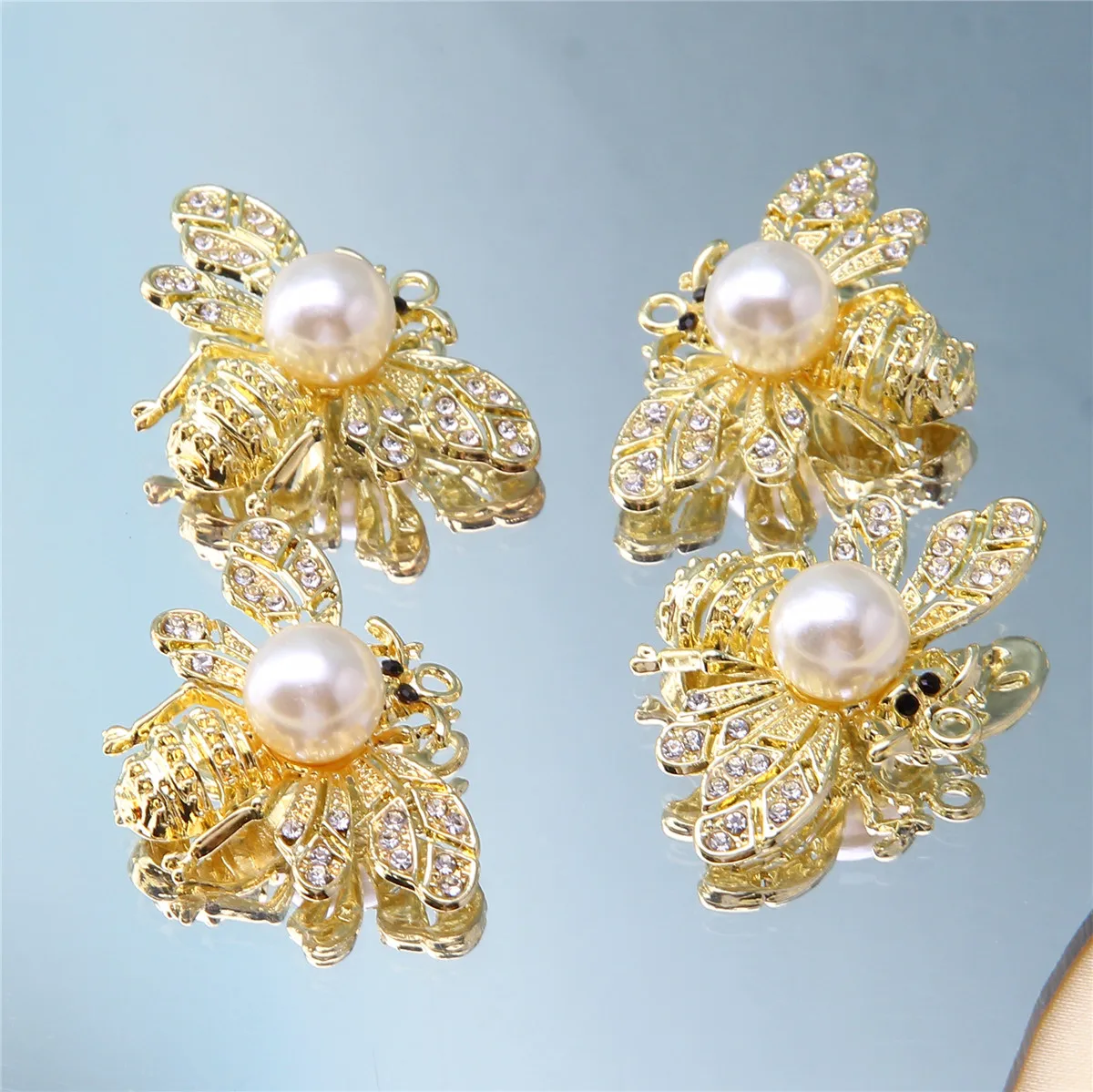 10 pz 36*26mm ciondolo in lega animale ape d'oro intarsiato con perle d'imitazione gioielli fai da te accessori per collana di fascino