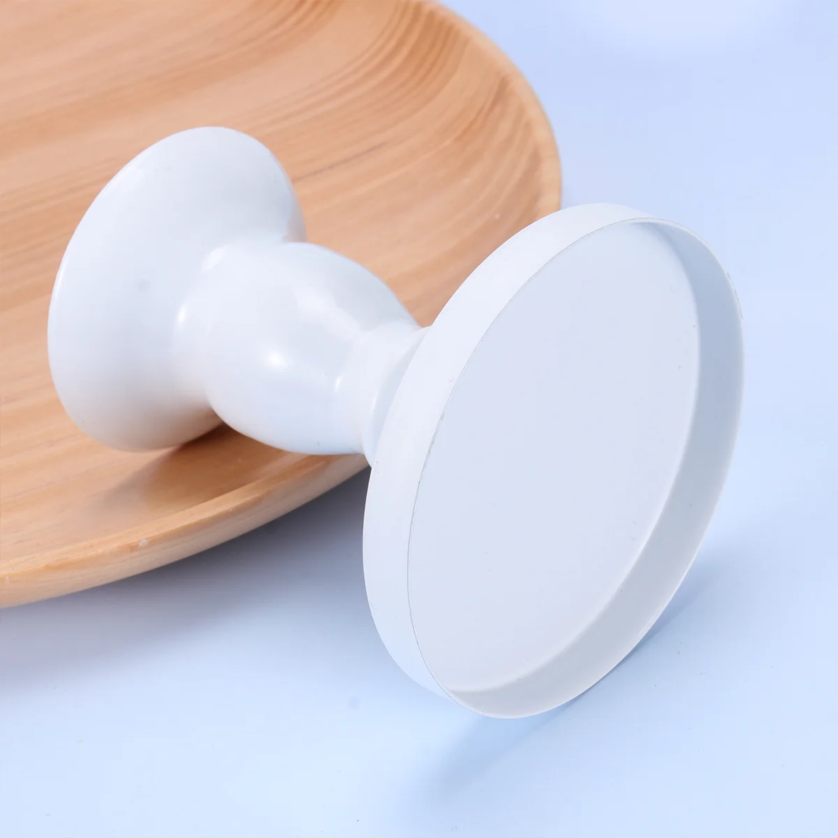 

Cake Dowels White Stand Metal Spinner Turntable for Decorating Snack Pan with Lid