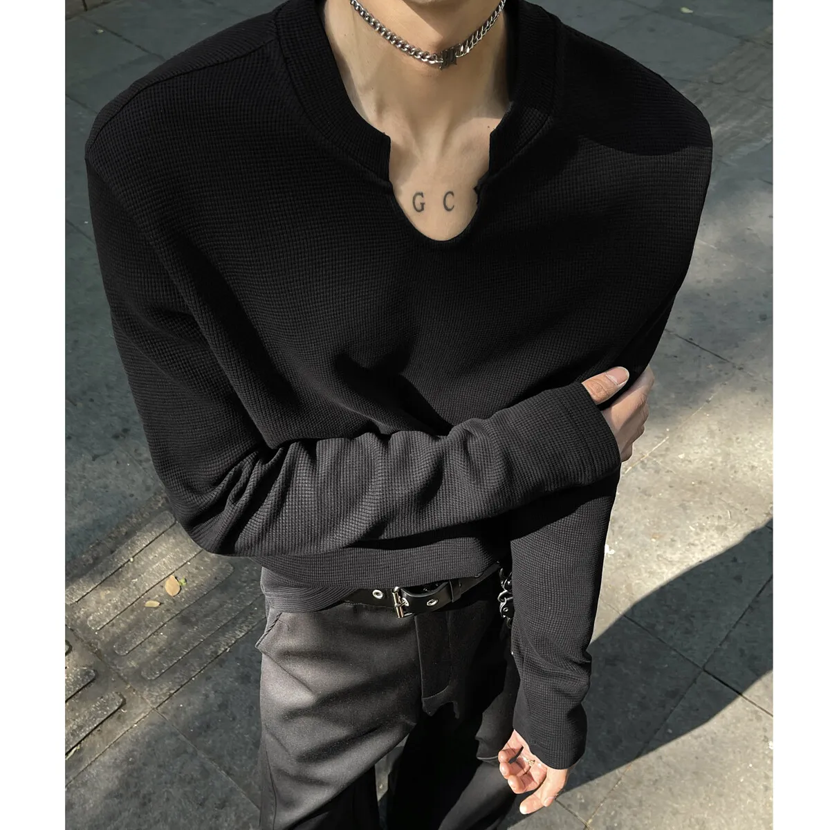 Mens Slim Fit Long Sleeve V-Neck T-Shirt Solid Color Spring  Casual Basic Top  Plain Tee Shirt Breathable Comfort Stretch Soft