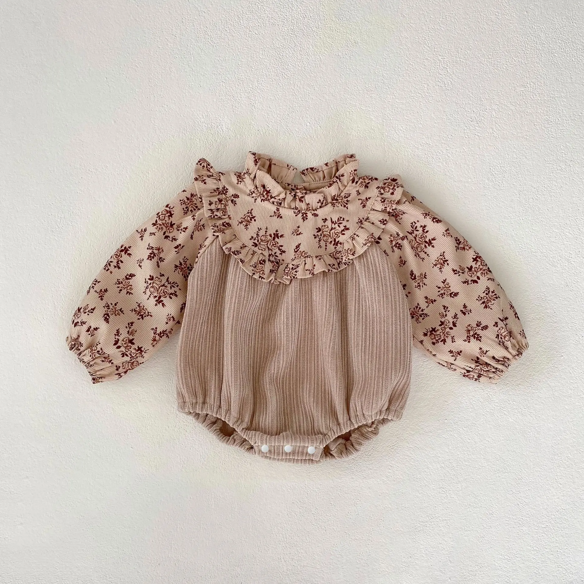 2024 Autumn Retro Corduroy Patchwork Infant Girls One Piece Bodysuit Tops Ruffle Collar Floral Princess Babe Girl‘s Jumpsuits