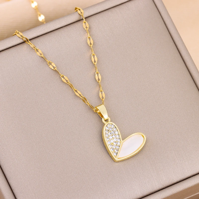 New Temperament Sweet Micro Inlay White Heart Pendant Necklaces For Women Cute Simple Female Stainless Steel Jewelry Wholesale