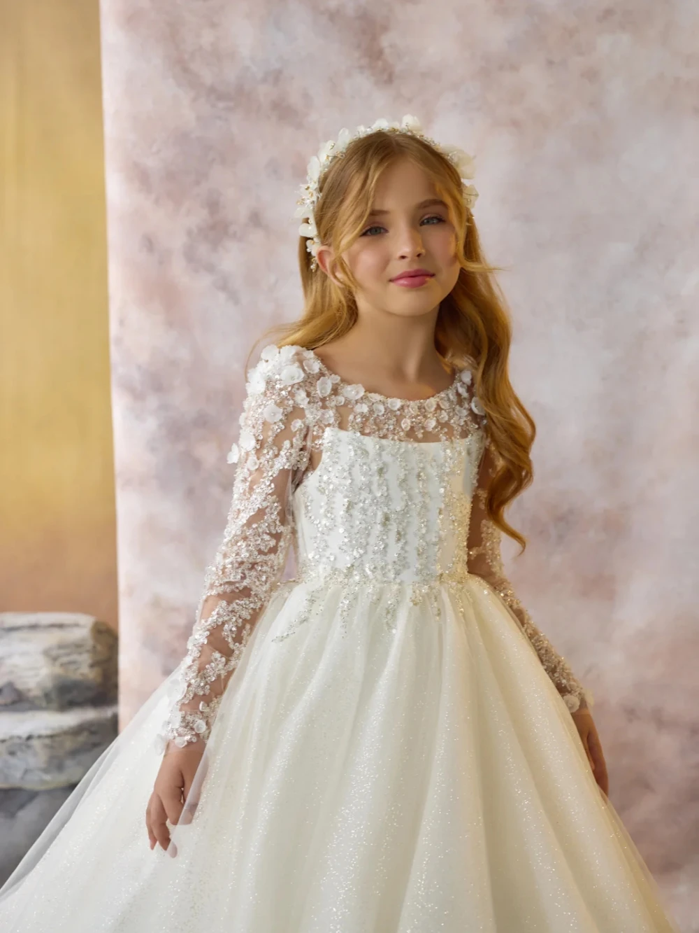 Graceful White Beadded Kids Dresses With 3D Flower Dace Performance Wear Classic O-neck Long Sleeve Princess Gown For Girls