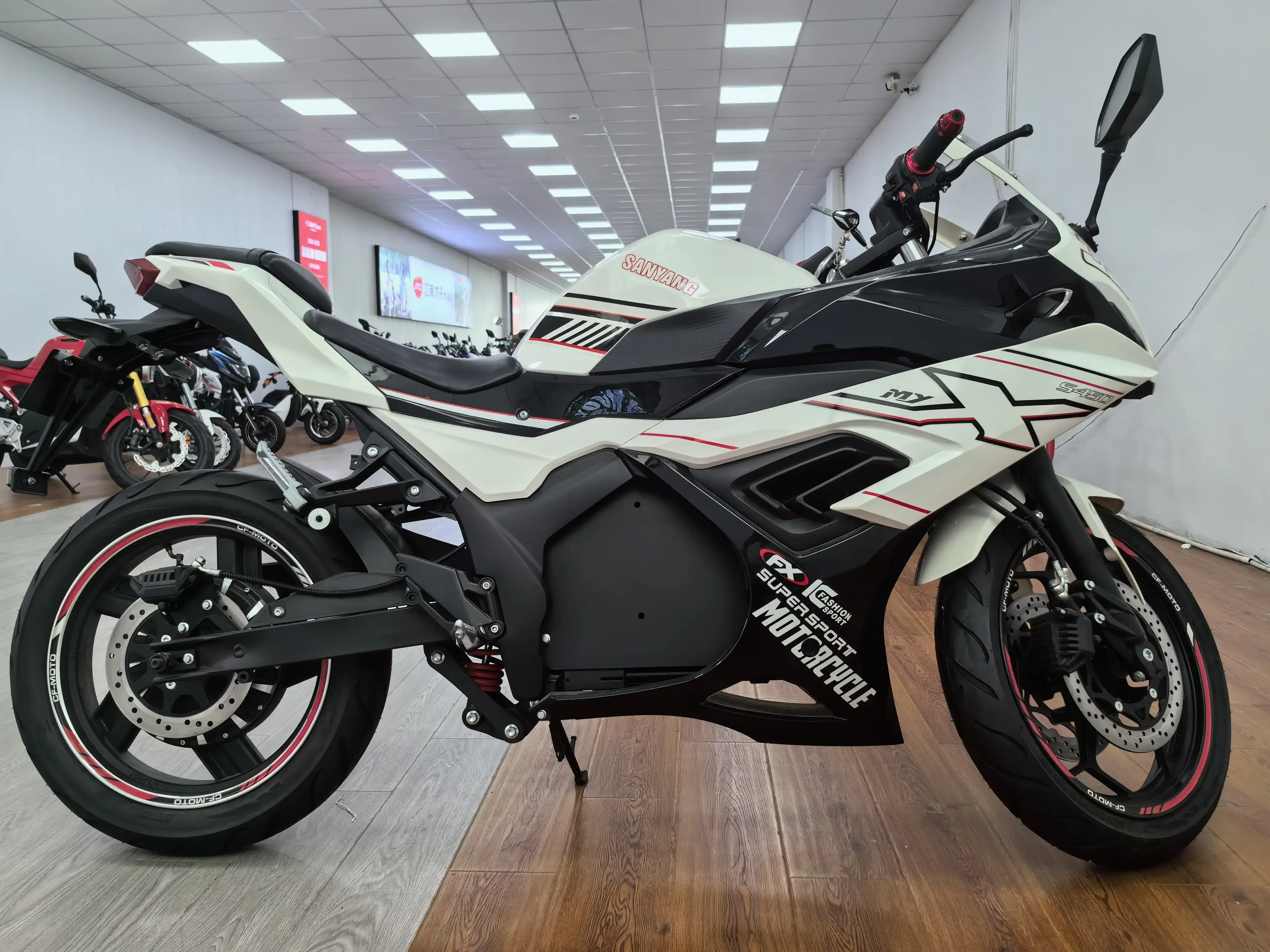 

ForFactory Customized 200km/h High-Performance Electric Motorcycle 12000W Motor Sportbikes With 72v Voltage