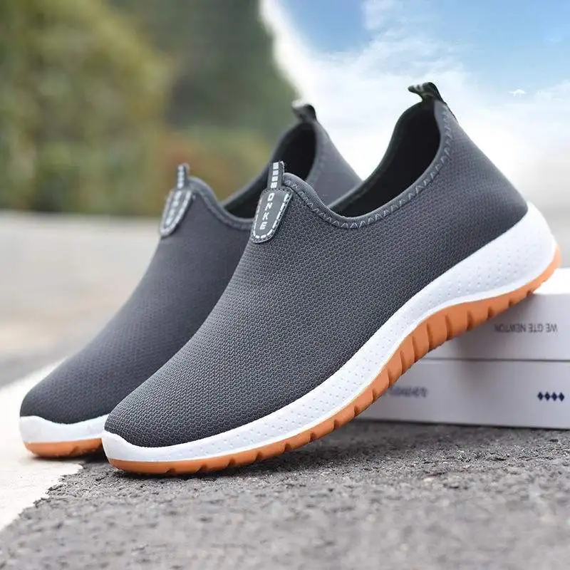 Mesh Breathable Shoes for Men Non-slip Wear-resistant Slip on Flat Casual Shoes Fashion Light Sport Walking Shoes