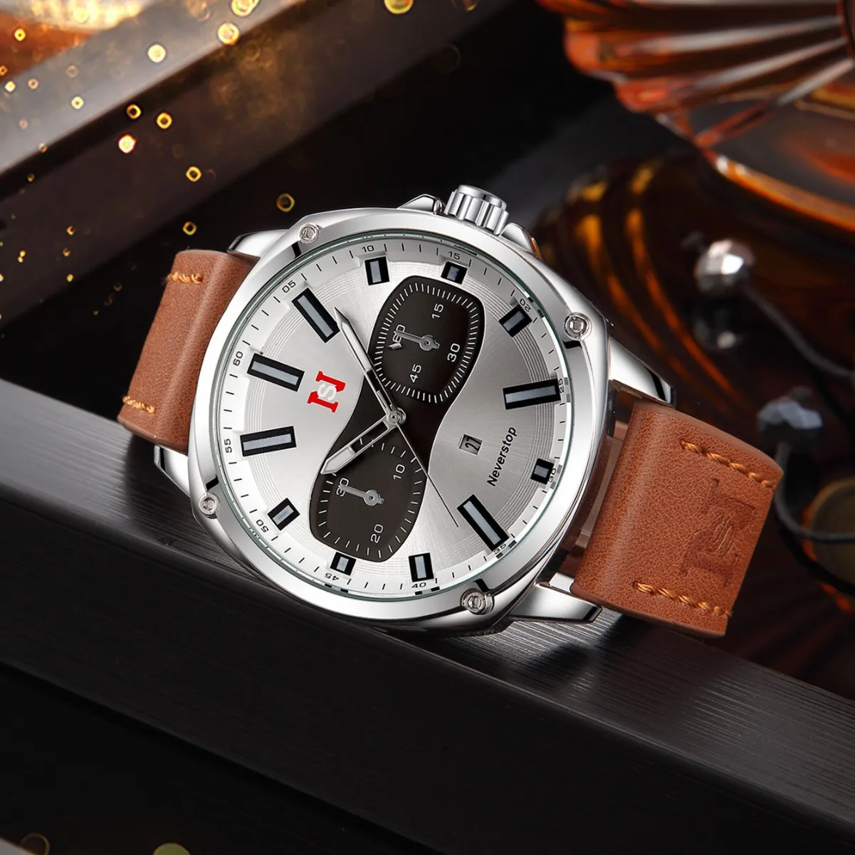 ساعة كوارتز رجالية على الطراز الأوروبي، ساعة يد كبيرة متعددة الوظائف مع حزام جلدي كلاسيكي