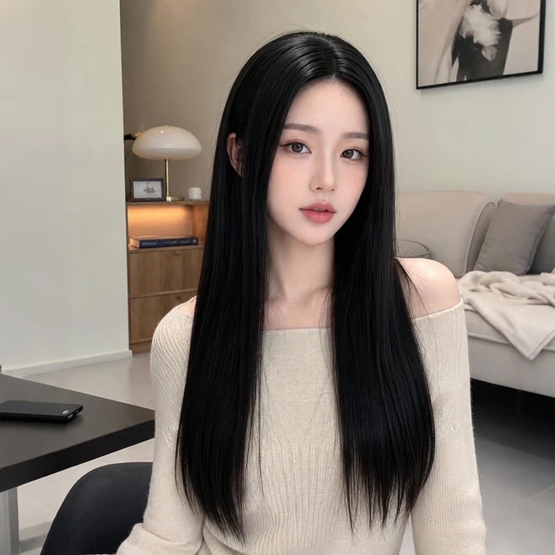 Stylish 28-inch black long straight synthetic wig, center parted, women's synthetic hair for everyday wear.