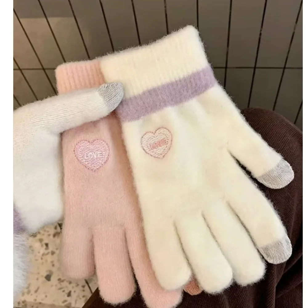 Cute Polyester Touch Screen Gloves Heart Embroidery Candy Color Winter Warm Gloves One Size Fuzzy Cold Proof Gloves Outdoor Use