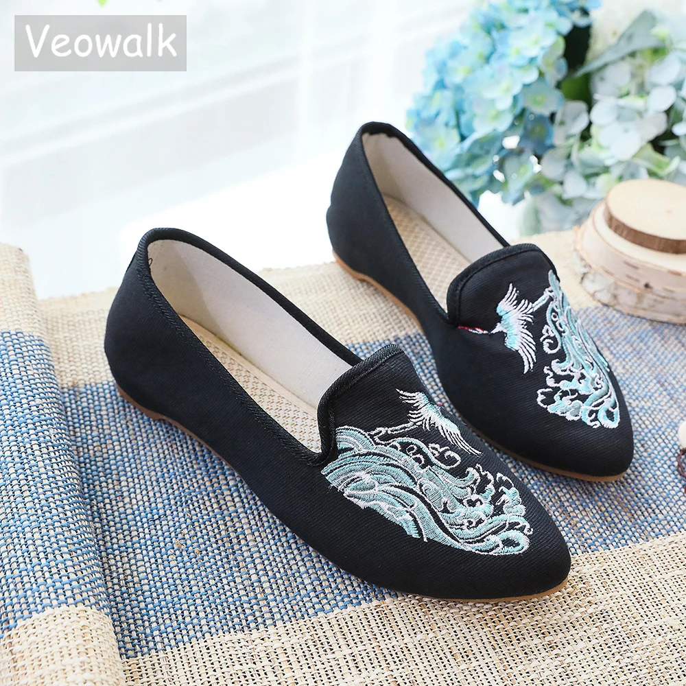 Veowalk Crane on River Embroidered Women Canvas Flats Ladies Casual Pointed Toe Denim Ballet shoes Comfort Woman Retro Slip-ons