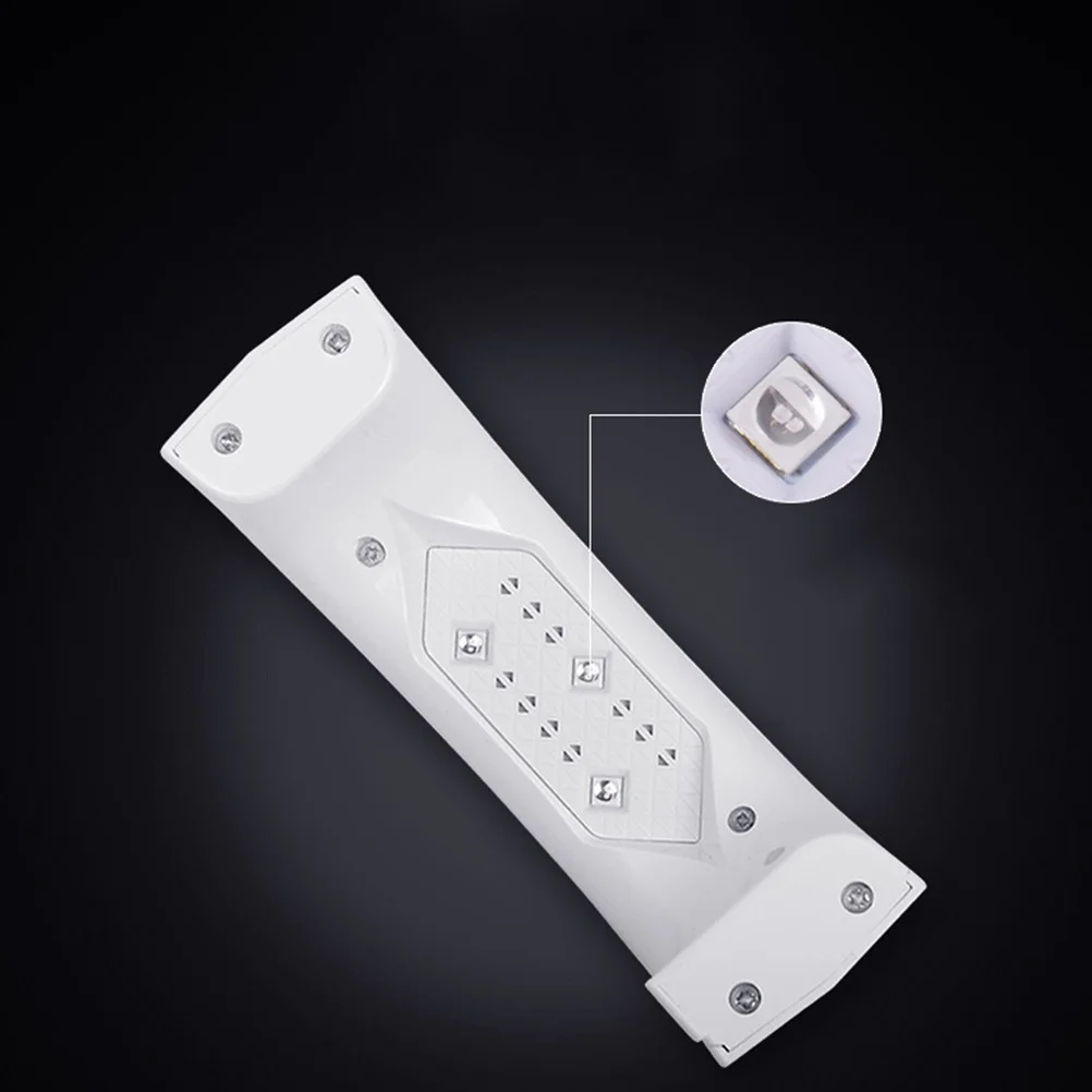 Mini macchina per manicure portatile da 9 W Asciugatrice per unghie a LED per polimerizzazione di nail art Lampada per smalto gel Design isolante Manicure bianca