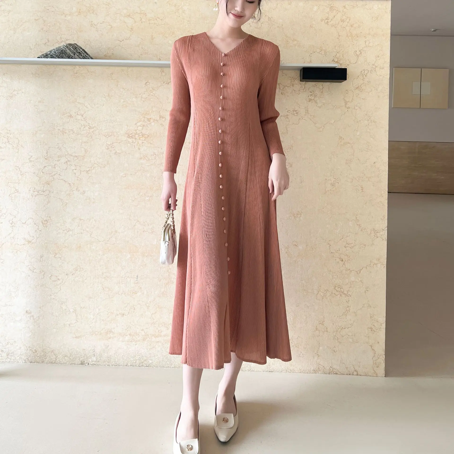 

Miyake Pleated Dress Women's 2026 Autumn and Spring New Solid Color V-neck Long-sleeved Loose Casual Elegant Pleated Skirt