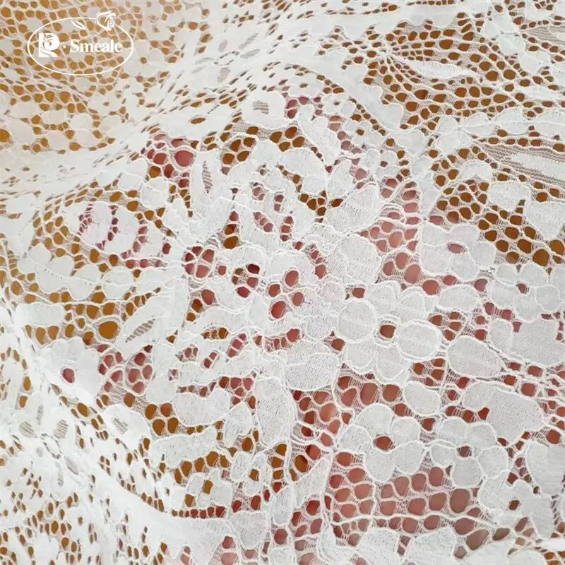 3 Meter Baumwollseil-Stickerei-Wimpernspitzenstoff. Weiße Hochzeitskleid-Blumen-Nähzubehör von hoher Qualität. – Detail 3