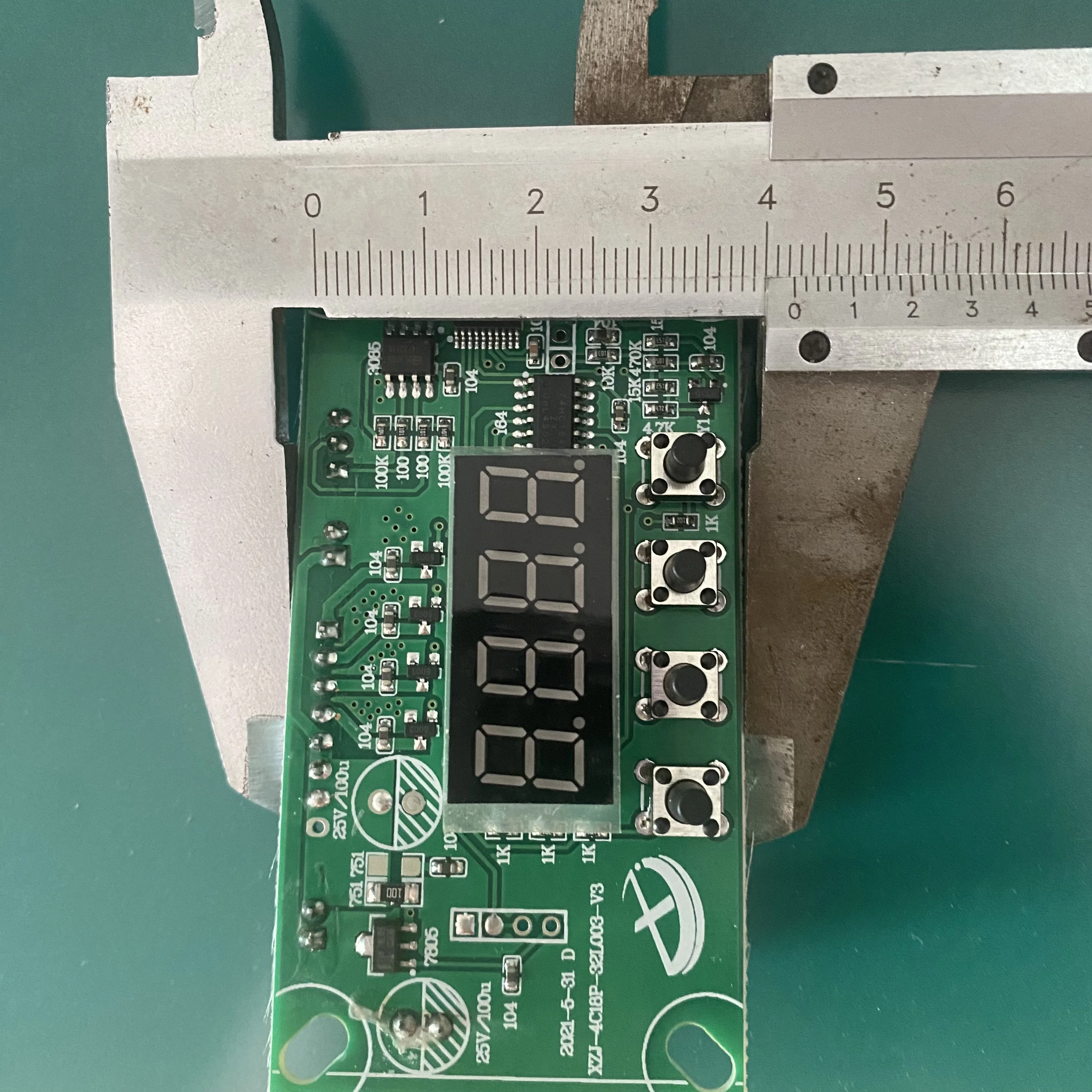 Placa base de plástico 4 en 1, XZJ-4C18P-32L003-V3, 7x12W, luz LED RGBW