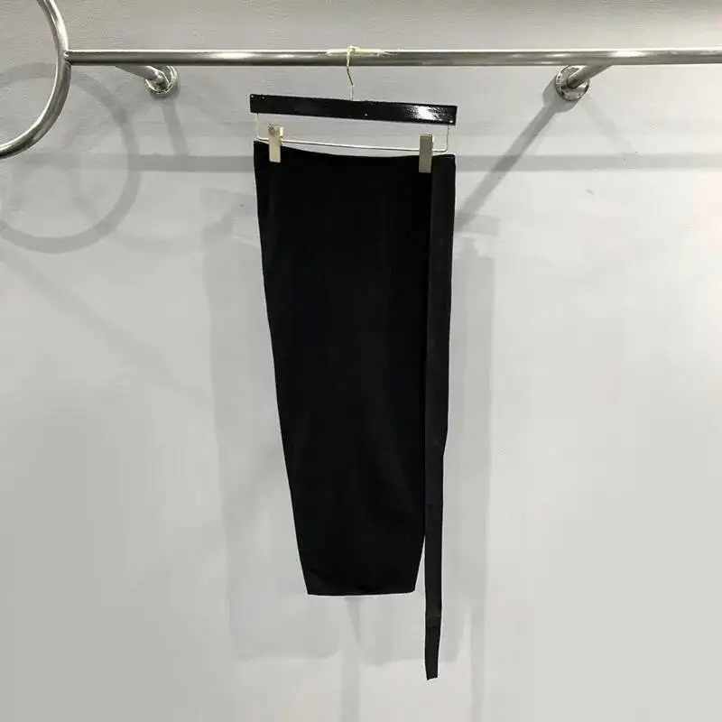 HKSH Jesienna Nowa Spódnica Damska Jednolity Kolor Asymetryczny Krój Ukośny Zamek Błyskawiczny Plisowana Dzianinowa Ciemna Y2K Casualowa Dopasowana Spódnica HK12007