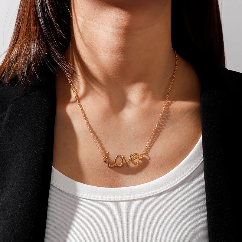Aihua Goldfarbene Mädchen-Liebesbriefe-Halsketten und Anhänger für Damen, modische Schlüsselbeinkette, prägnante OL-Halsketten, Geburtstagsgeschenke – Detail 2