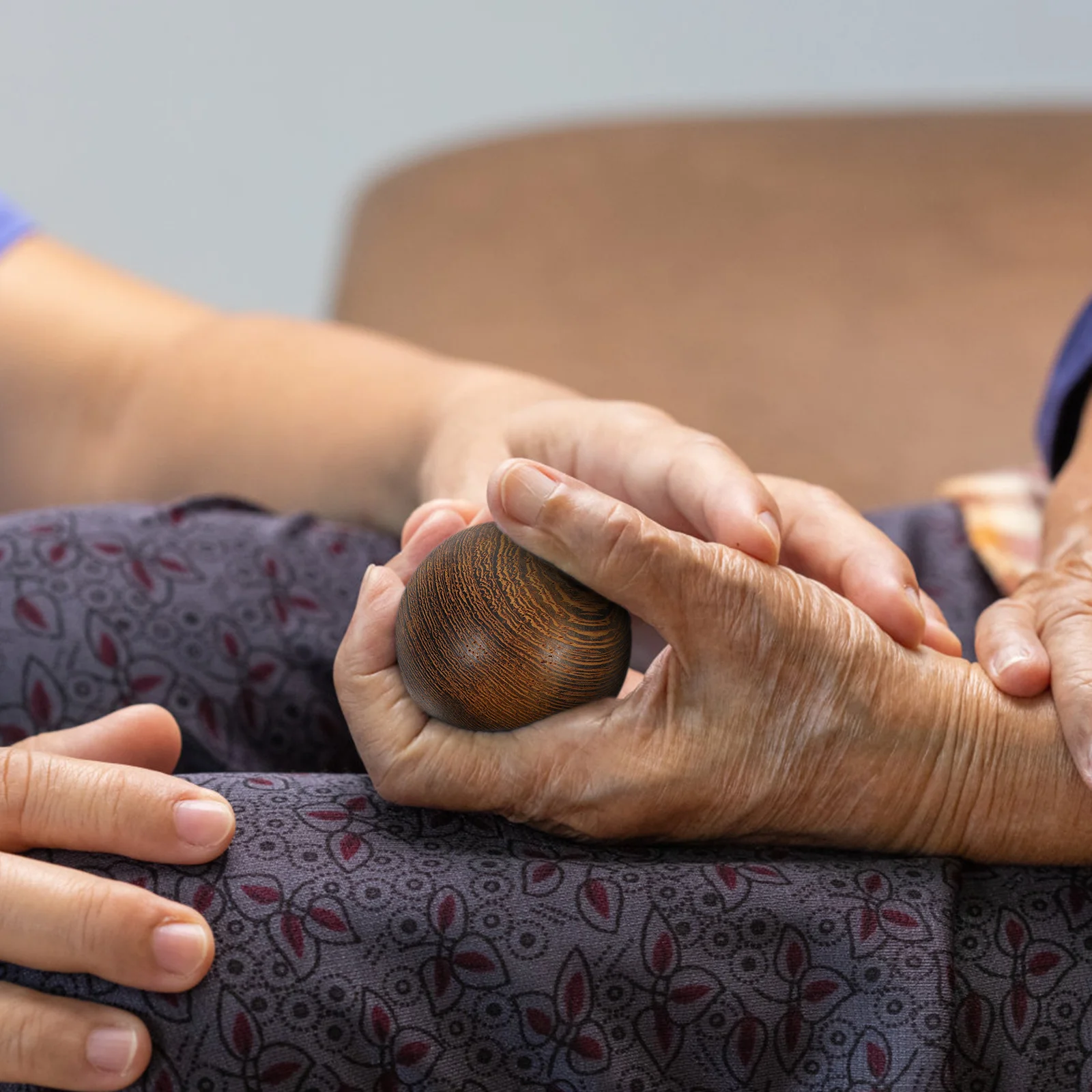 

1Pair Massage Health Balls Portable Wooden Hand Exercise Spheres for Stress Relief Muscle Stretch Depression Therapy Relaxation