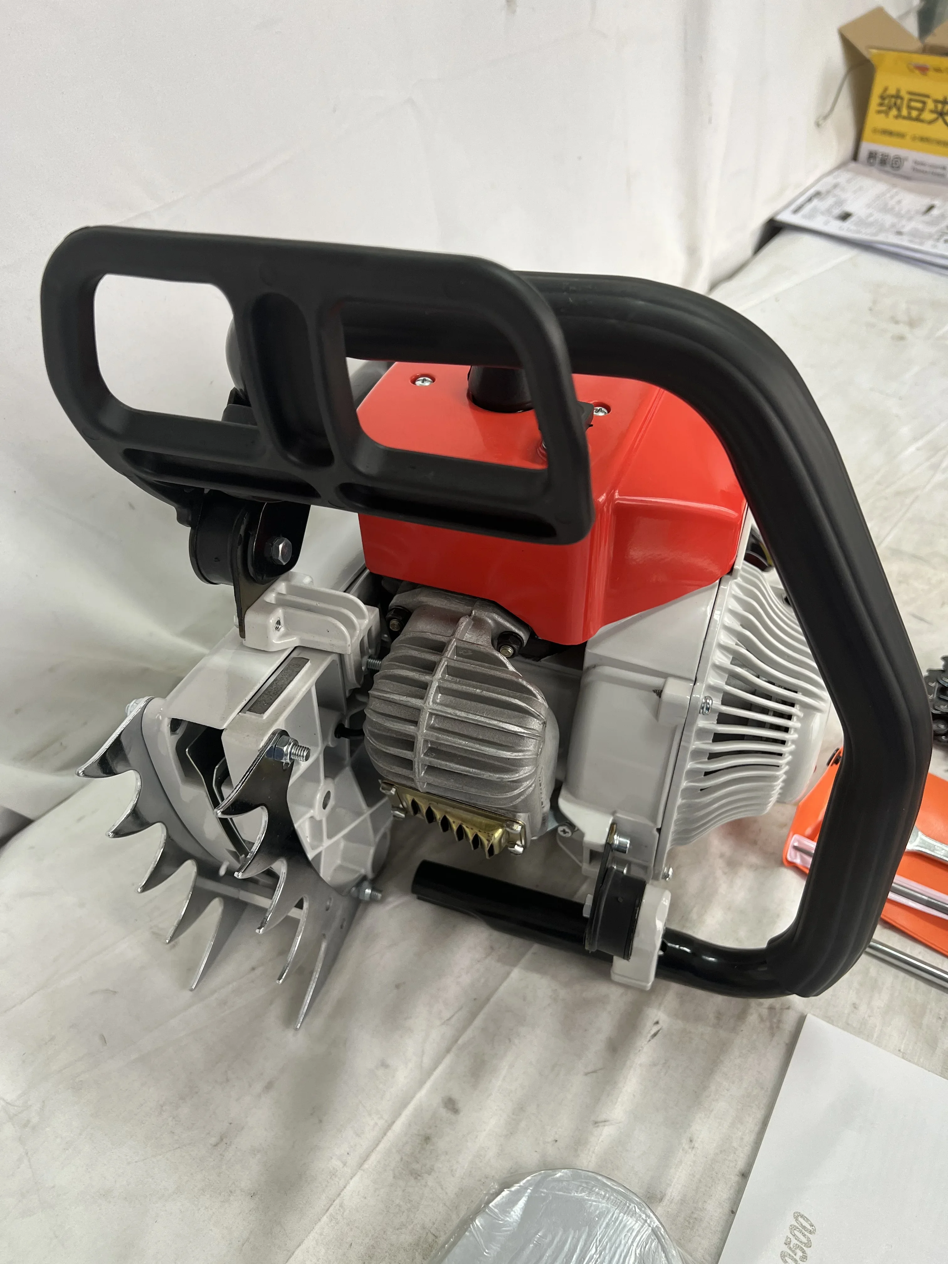 Petrol Chainsaw Machine 105CC Chainsaw With AV Handle Chainsaw Engine