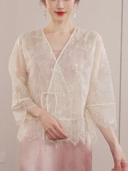 

Женский летний топ Shibai белого цвета с вышивкой и пайетками, свободный крой, V-образный вырез, рукав 3/4, в китайском стиле