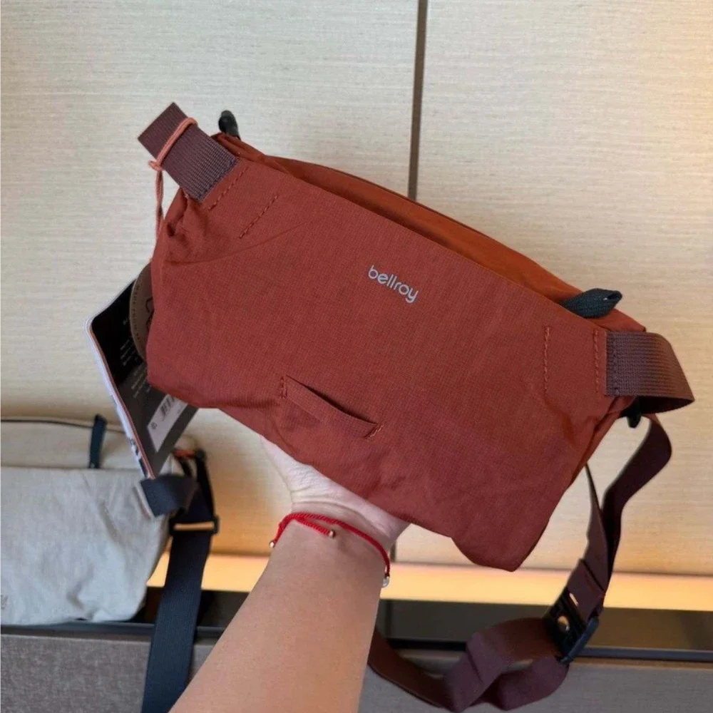 Bellroy Lite Sling 7L Leichte Umhängetasche für Herren, Luxuriöse Magnetverschluss-Umhängetasche, EDC-Brusttasche für Pendler, Fahrrad- und Reisetasche – Detail 10