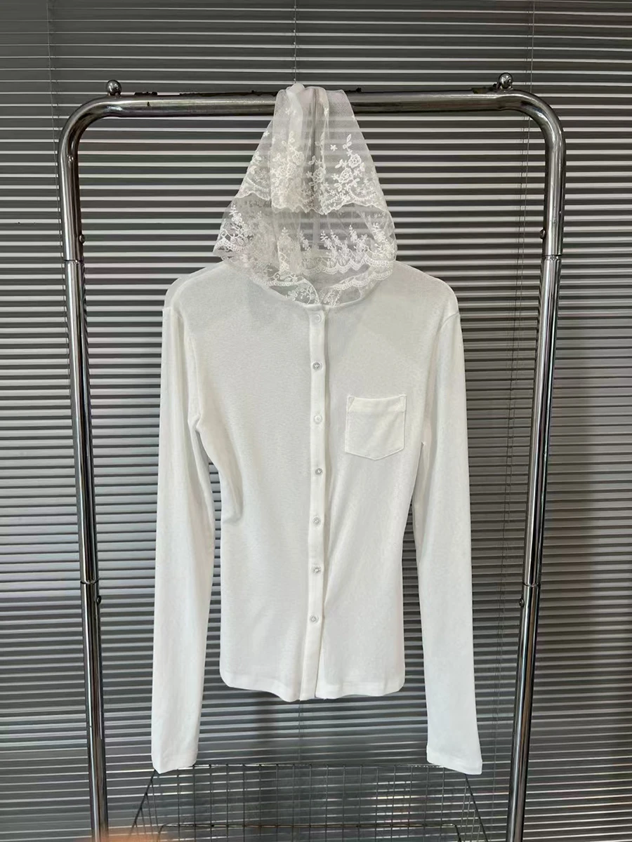 TWOTWINSTYLE – chemisiers amincissants en dentelle épissée pour femmes, tunique à capuche et manches longues, chemises de tempérament, vêtements féminins à la mode