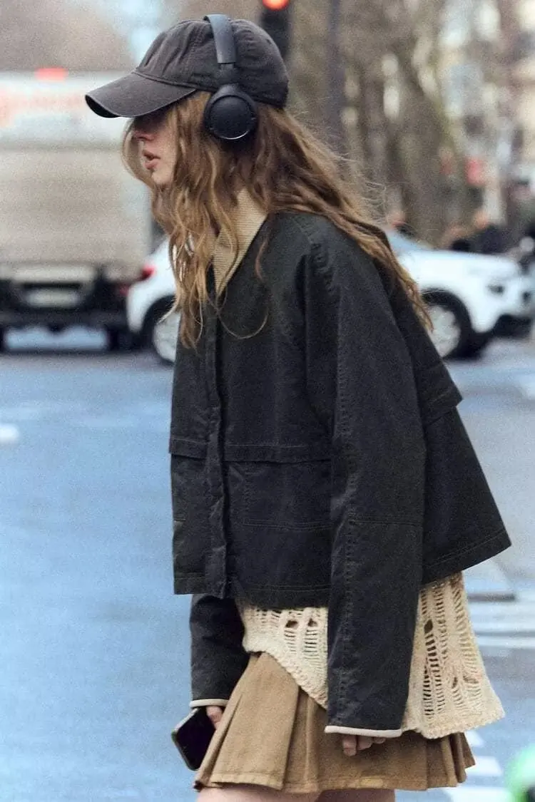 Wiosna 2024 Damska kurtka z wosku z kołnierzem, wyszczuplająca, elegancka, długa, o regularnej długości, luźny krój, modna odzież wierzchnia damska.