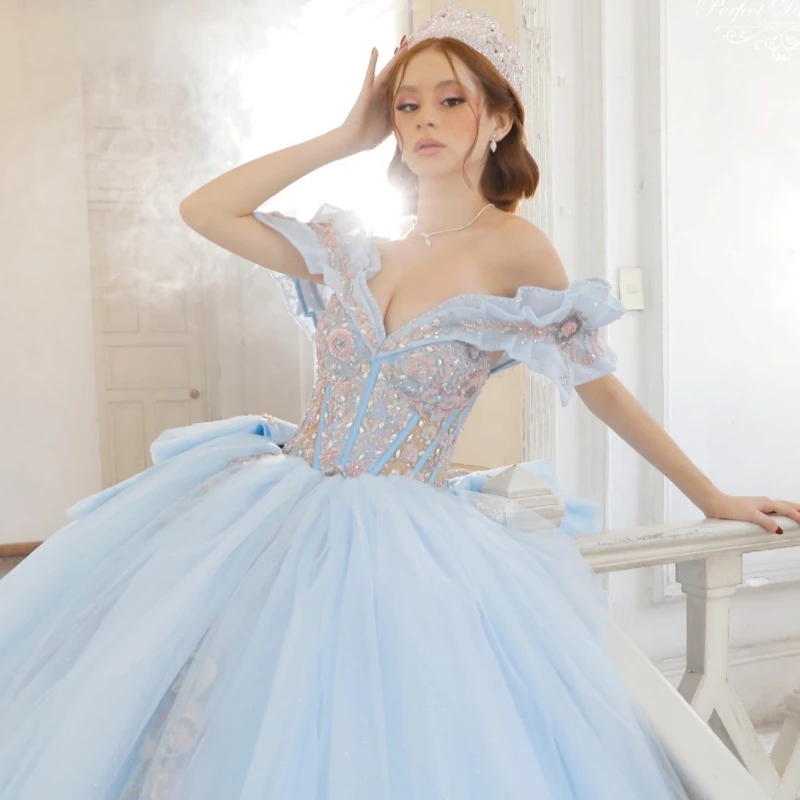 فساتين Quinceanera باللون الأزرق السماوي اللامع قبالة الكتف مزين بالدانتيل والخرز تول حفلة عيد ميلاد حلوة 16 فستان فيستدوس