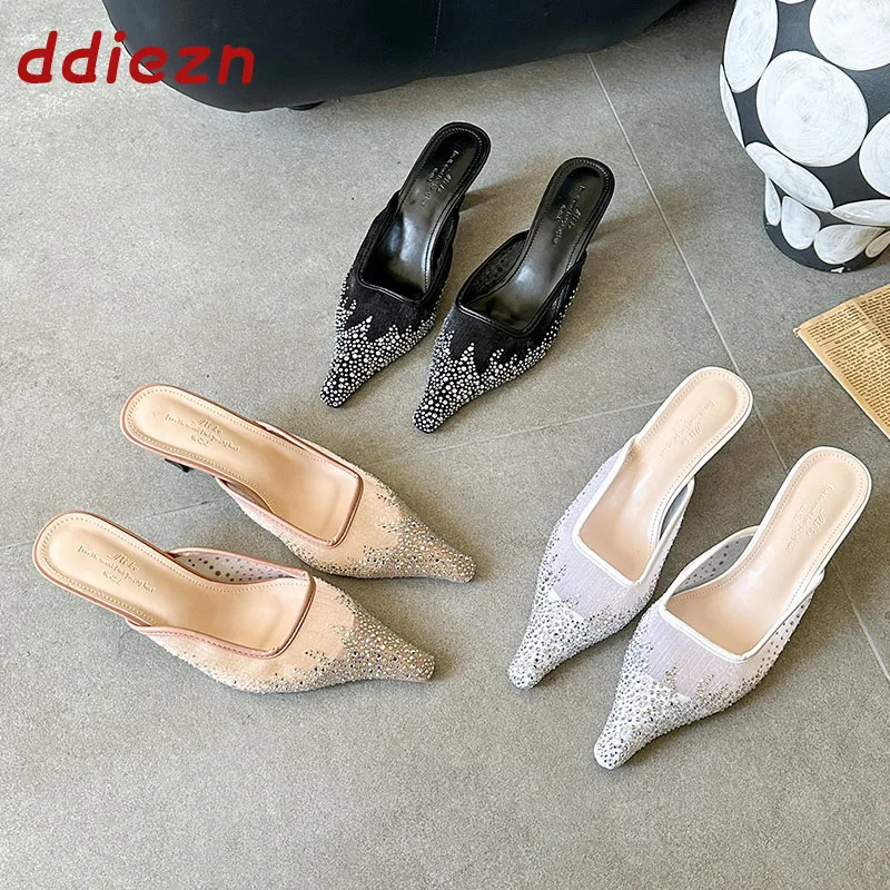

Новые модные женские туфли-мюли 2026 года со стразами, сандалии-шлепанцы, элегантные туфли на тонком каблуке с острым носком